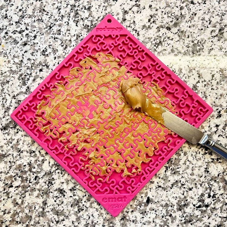 soda pup jigsaw lick mat pink